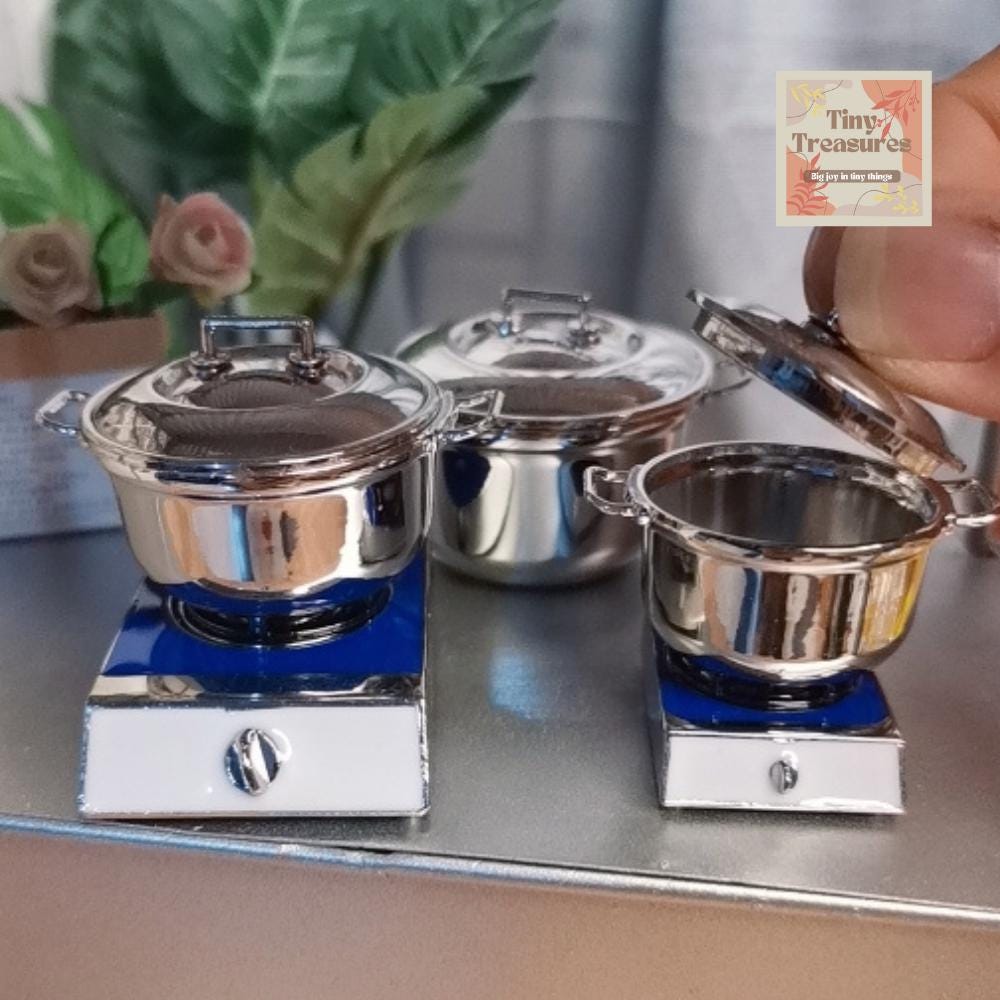 Miniature Alloy Cooking Pot – 1:12 Scale Dollhouse Kitchenware – Tiny Cookware for Mini Food Display