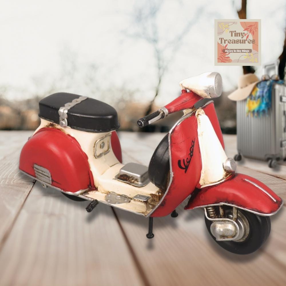 Miniature Vintage Scooter Motorcycle – Premium Tinplate, 1:12 Scale Collectible Retro Bike