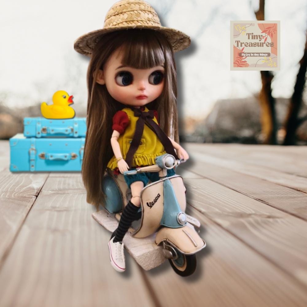 Miniature Vintage Scooter Motorcycle – Premium Tinplate, 1:12 Scale Collectible Retro Bike