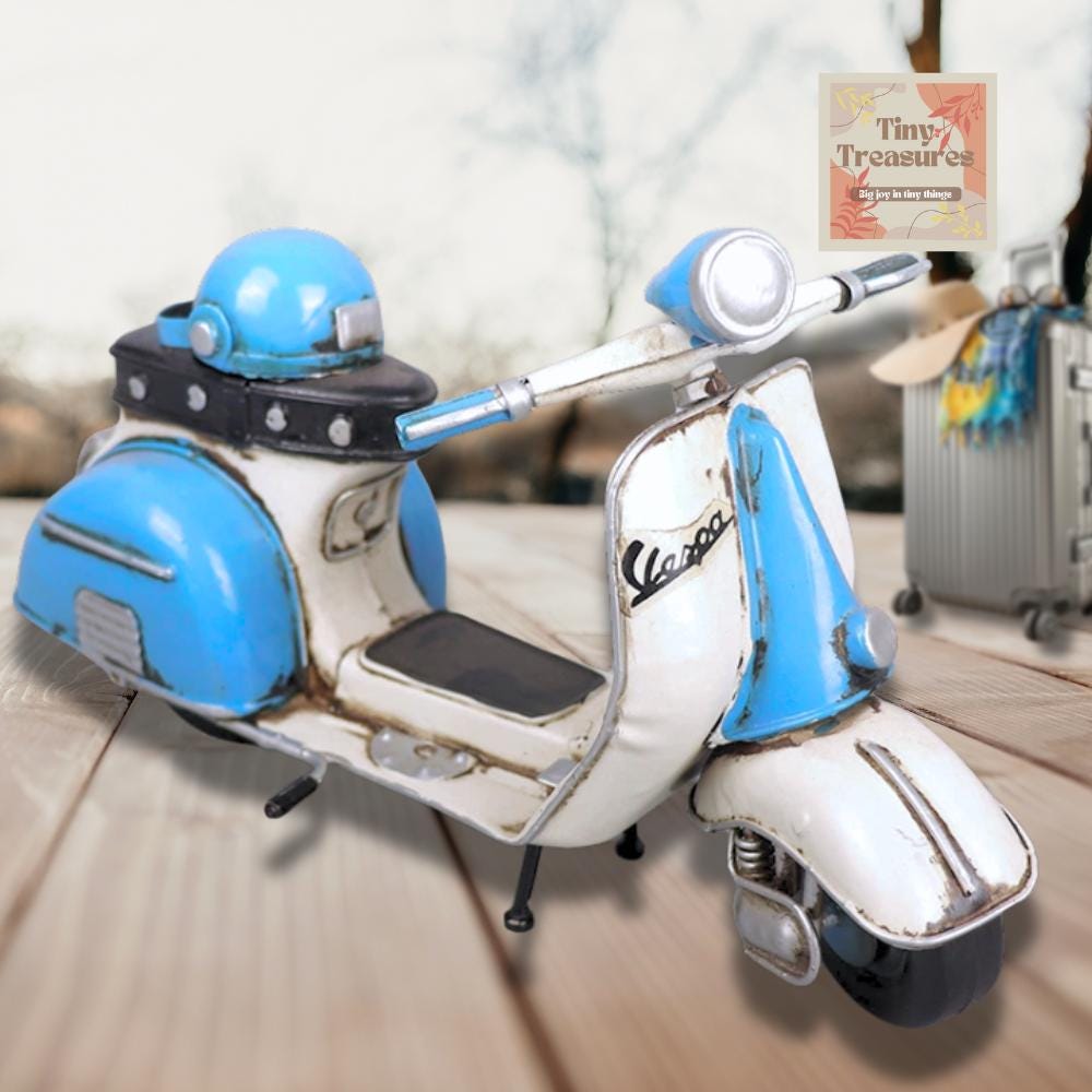 Miniature Vintage Scooter Motorcycle – Premium Tinplate, 1:12 Scale Collectible Retro Bike