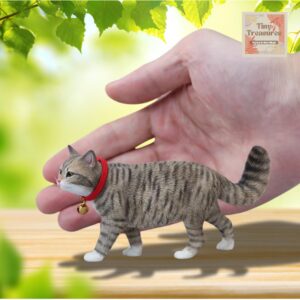 Miniature Resin Cat Figurines – 8 Styles Dollhouse Curled or Upright Tail Cat – 1:6 Scale Pet Model for Collectors